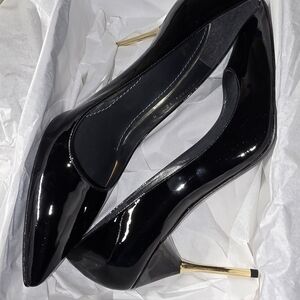 NEW Stuart Weitzman MetDaisy Rare Black Patent Gold Heels